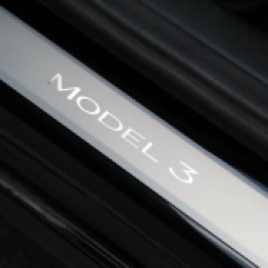Einstiegsleisten des Model 3.
