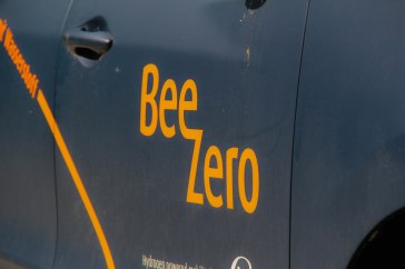 BeeZero-Schriftzug